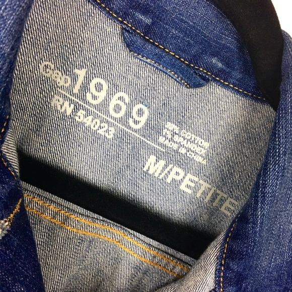 [ SOLD ] GAP > Icon Denim Jacket in Country Blue - Picture 7 of 8